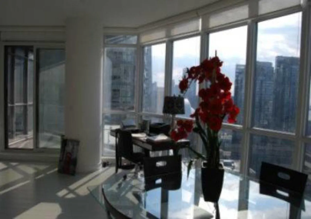 Toronto Water Front Luxury Condo 0*,
